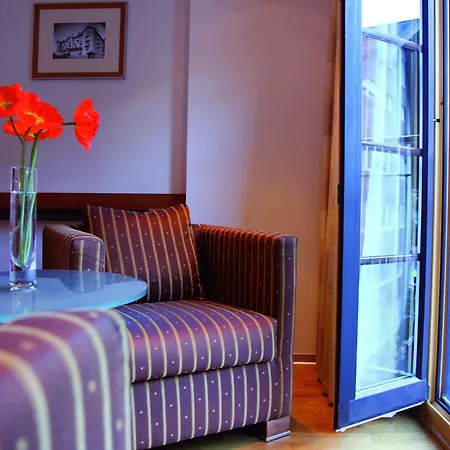 Pollux Hotel 4*