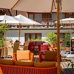 Pollux Hotel 4*